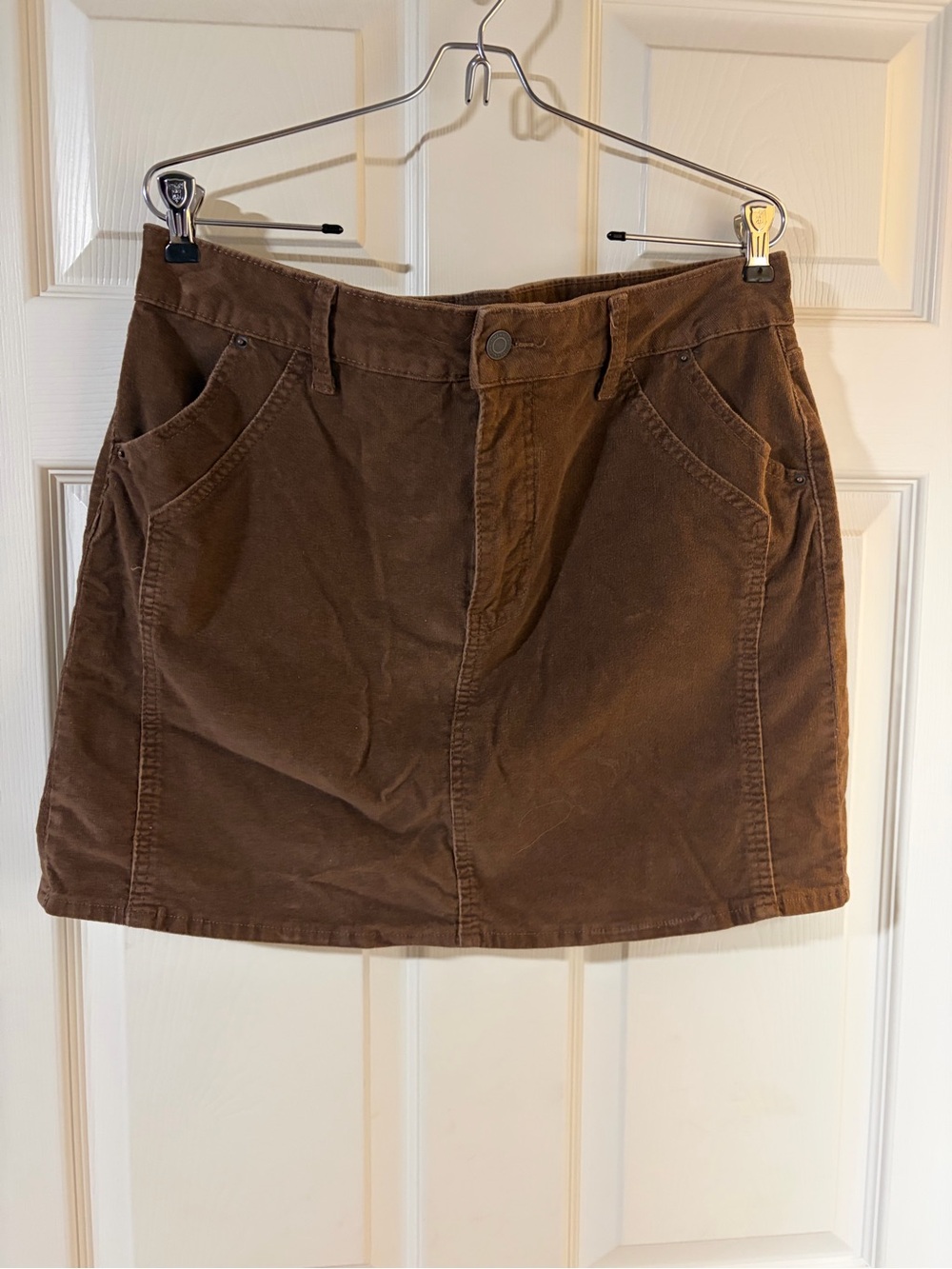 Time and Tru Brown Corduroy Mini Skirt w/ pockets , 16.5" long, size 14